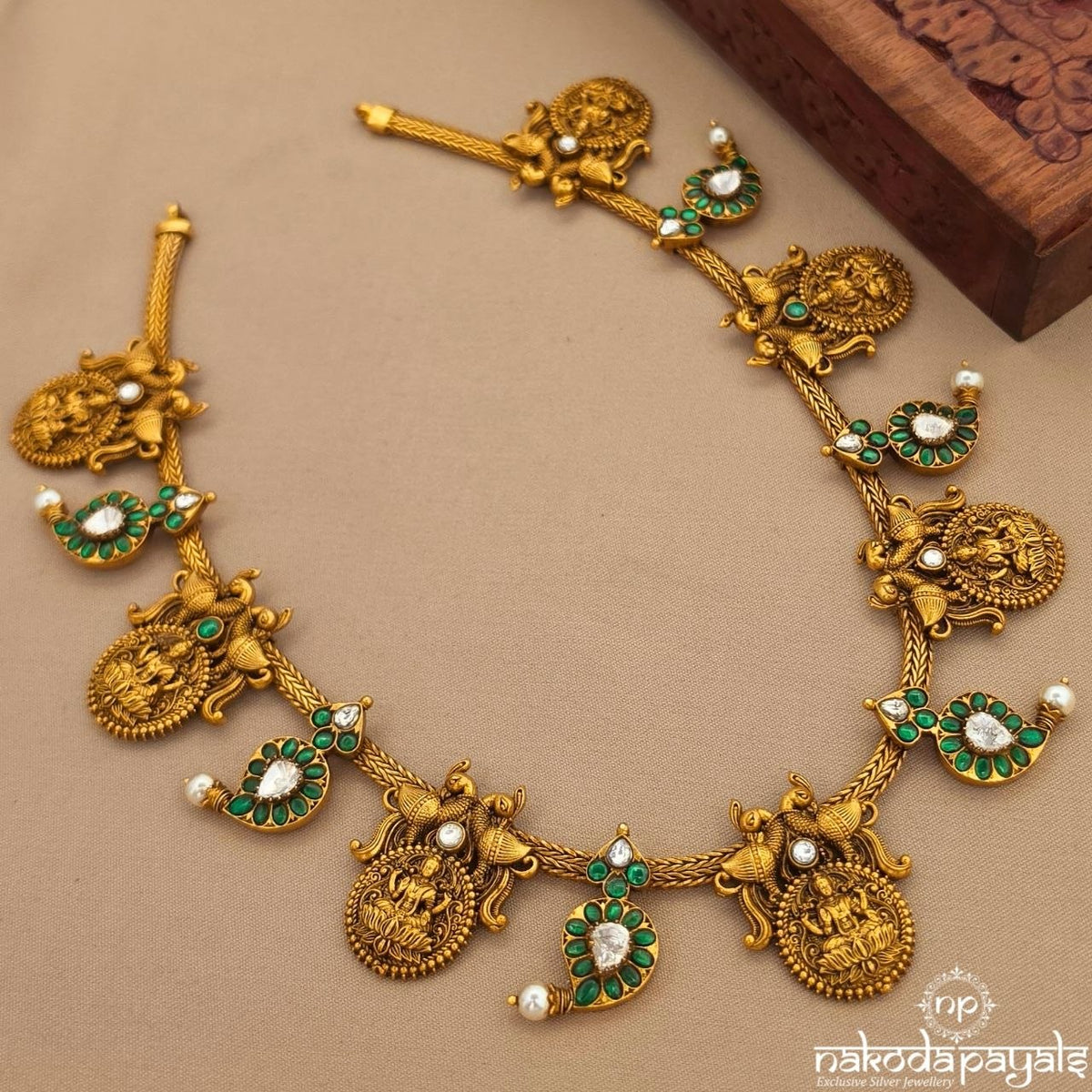 Green Mango Kundan Lakshmi Kasu Neckpiece (Gn10788)