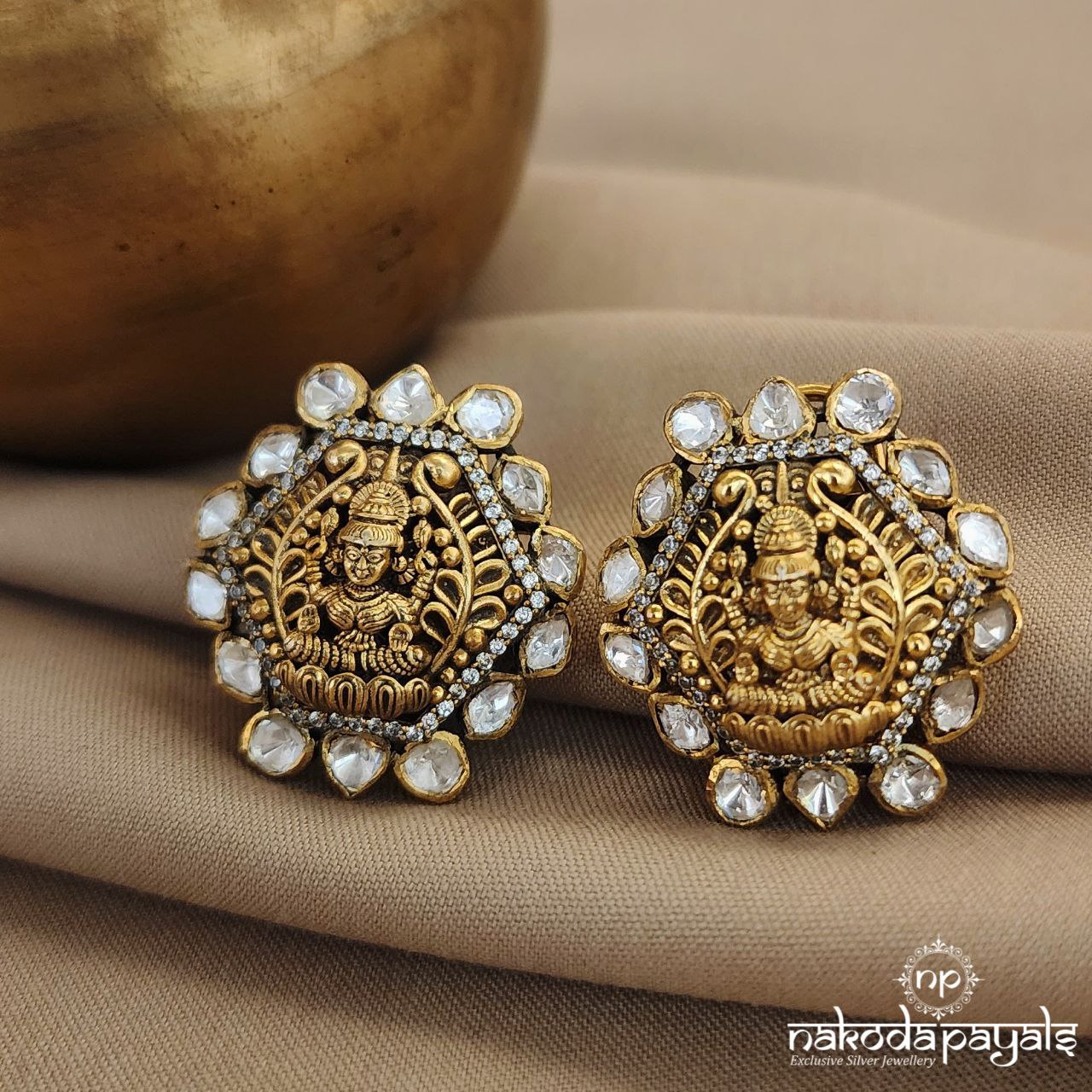 Lakshmi Moissanite Studs (Ge8676)