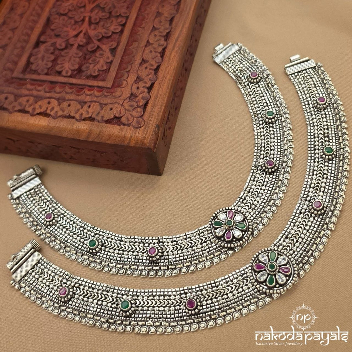 Exclusive Kundan Floral Anklets (A7122)