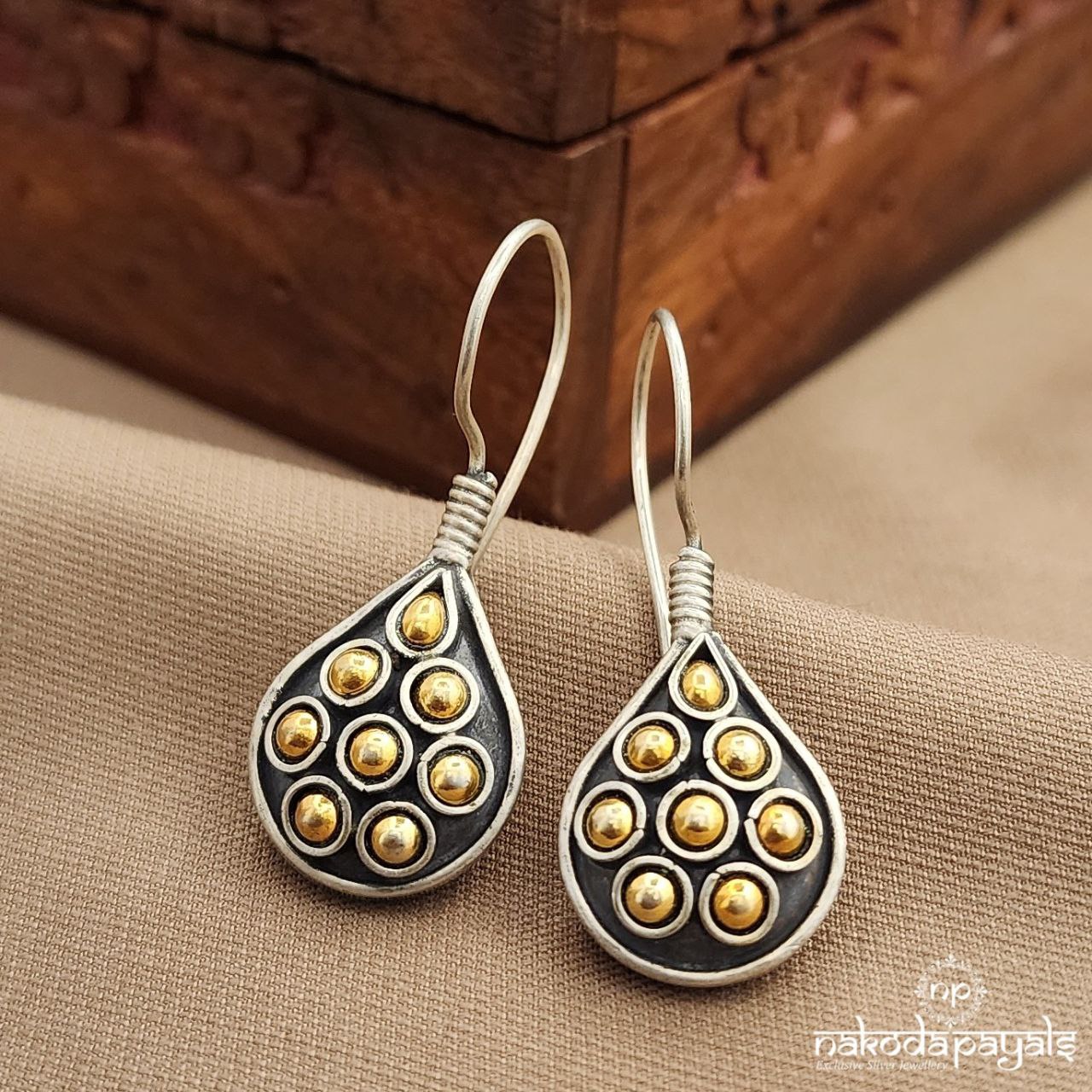 Dual Tone Hangings (H2201)