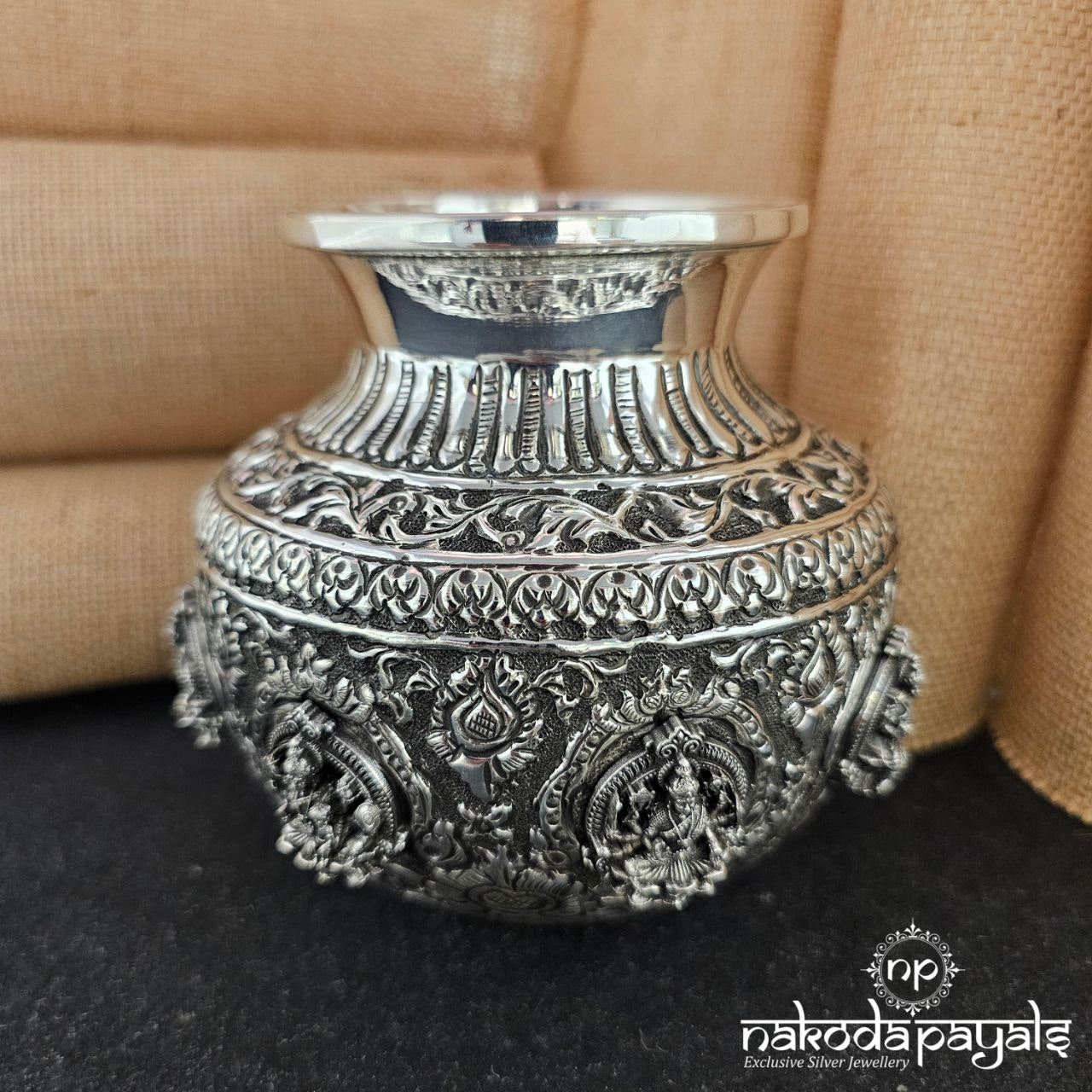 Asta Lakshmi Chambu (Aa1922)