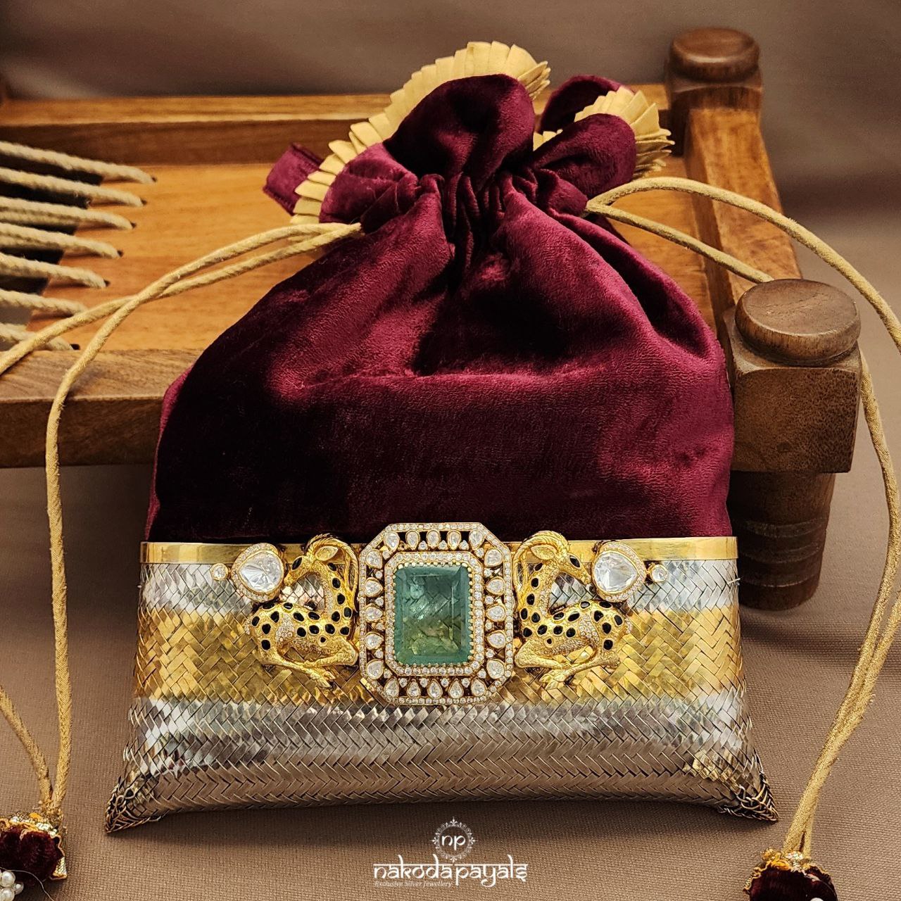 Unique Emerald Moissanite Potli Bag (Esa336)