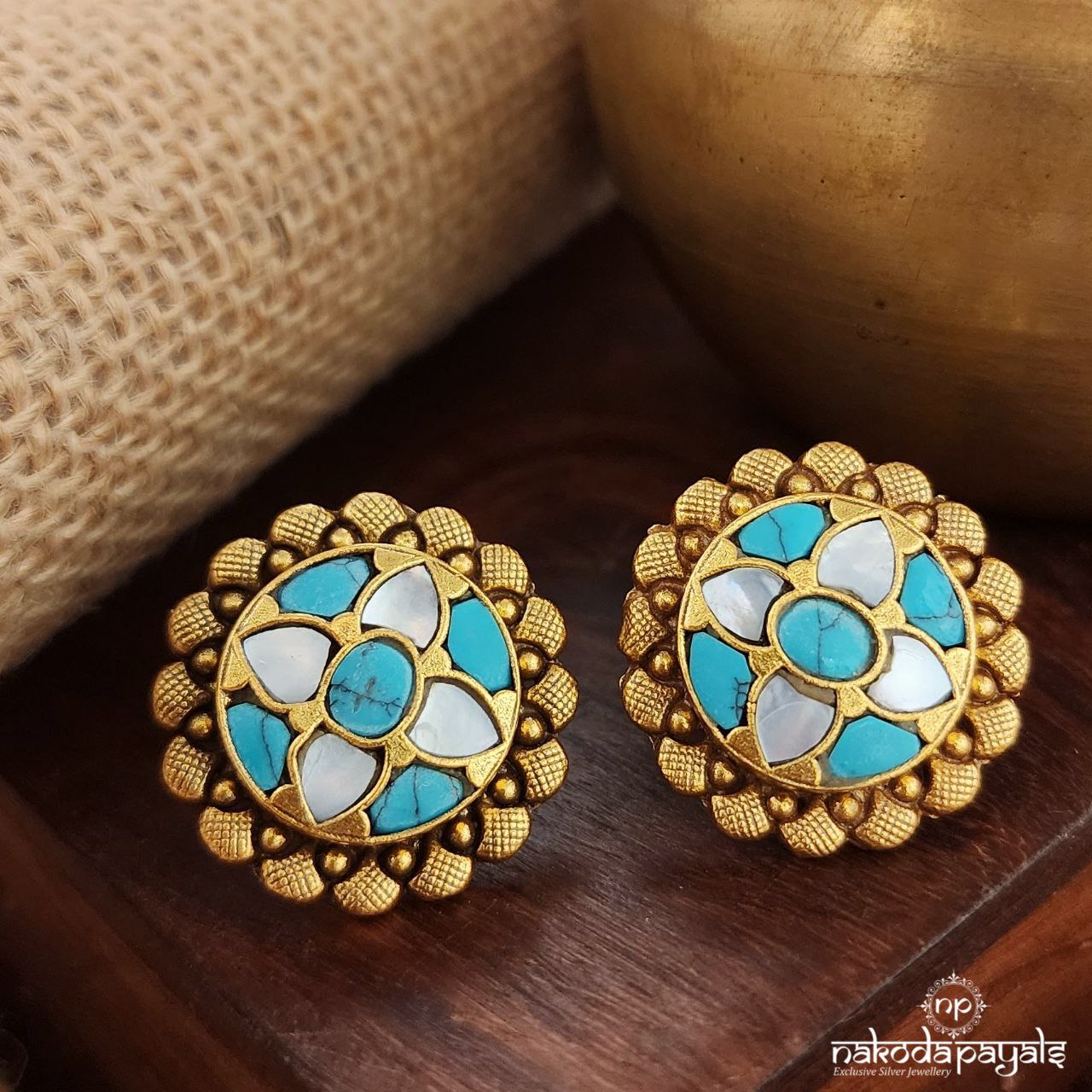 Torquoise & MOP Studs (Ge8922)