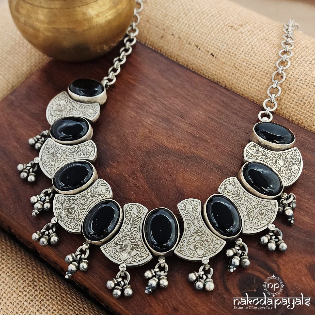 Oval Black Tribal Neckpiece (N10676)