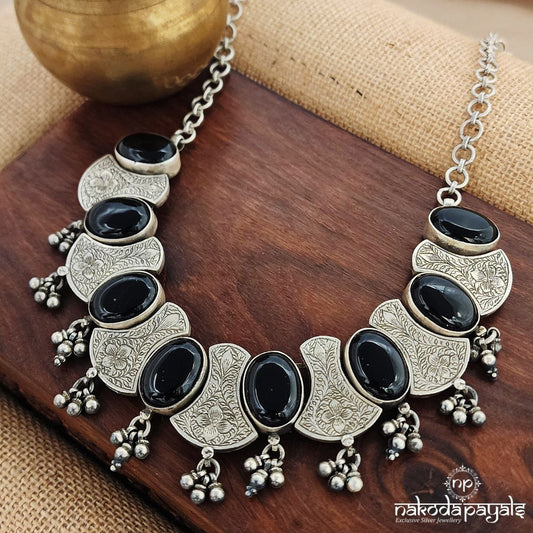 Oval Black Tribal Neckpiece (N10676)
