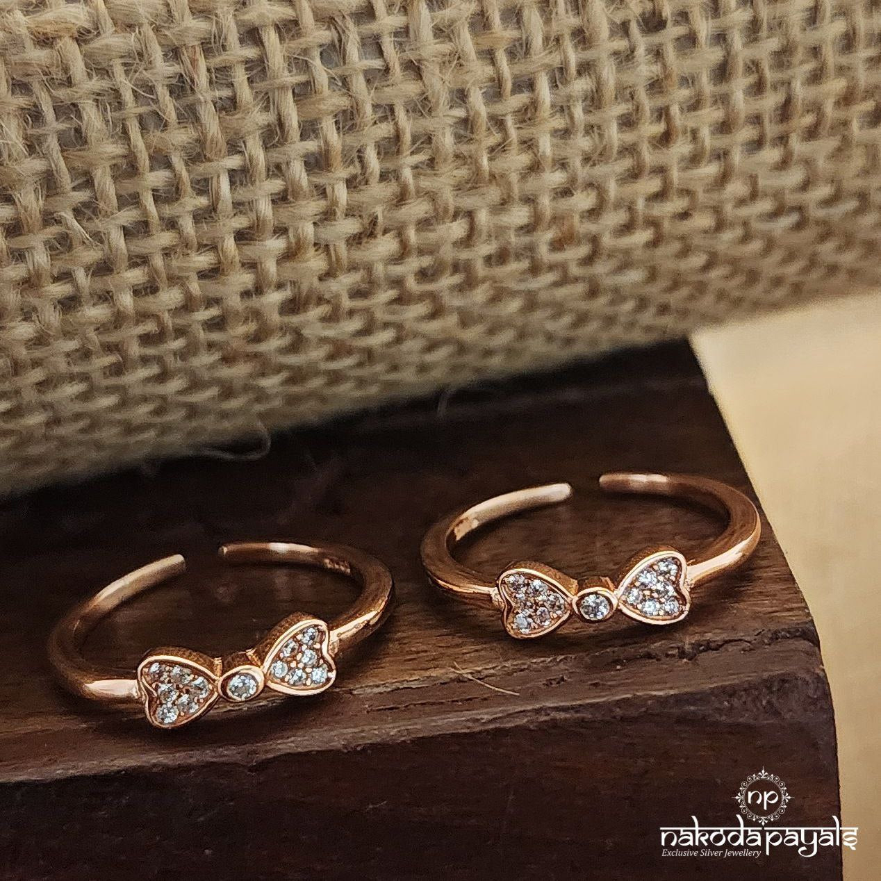 Rose Gold White Bow Toerings (T4425)