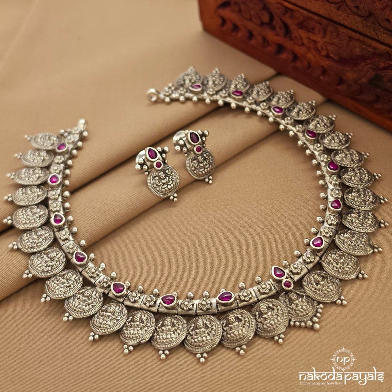 Lakshmi Kasu Neckpiece With Earrings (N11714)