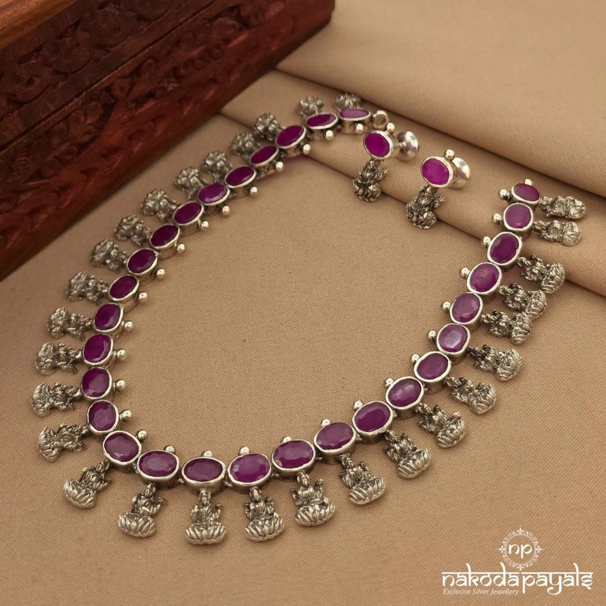 Exquisite Lakshmi Neckpiece With Earring (N12135)