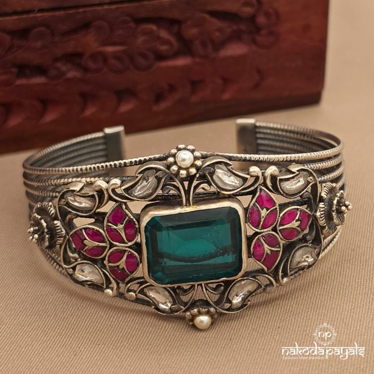 Emerald Green Oxidised Cuff Kada (K6341)