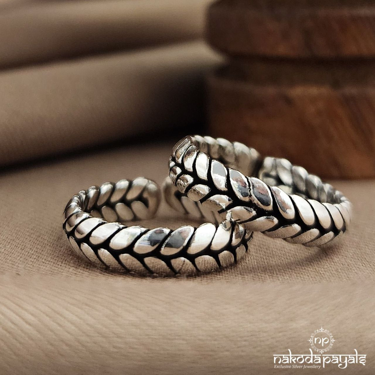 Braided Oxidised Toebands (T4724)