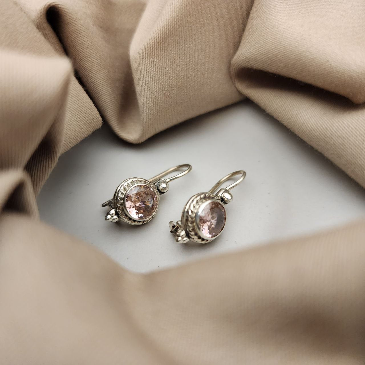 Elegant Hanging (H2057-65a)