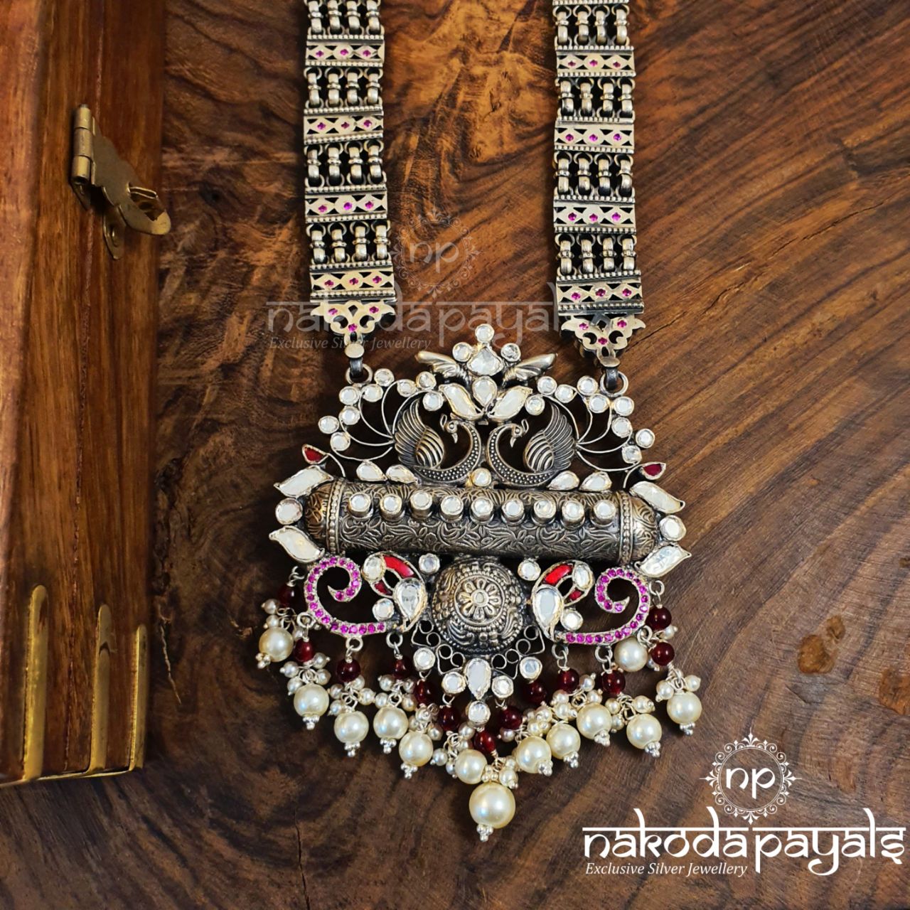 Vibrant Kundan Haara