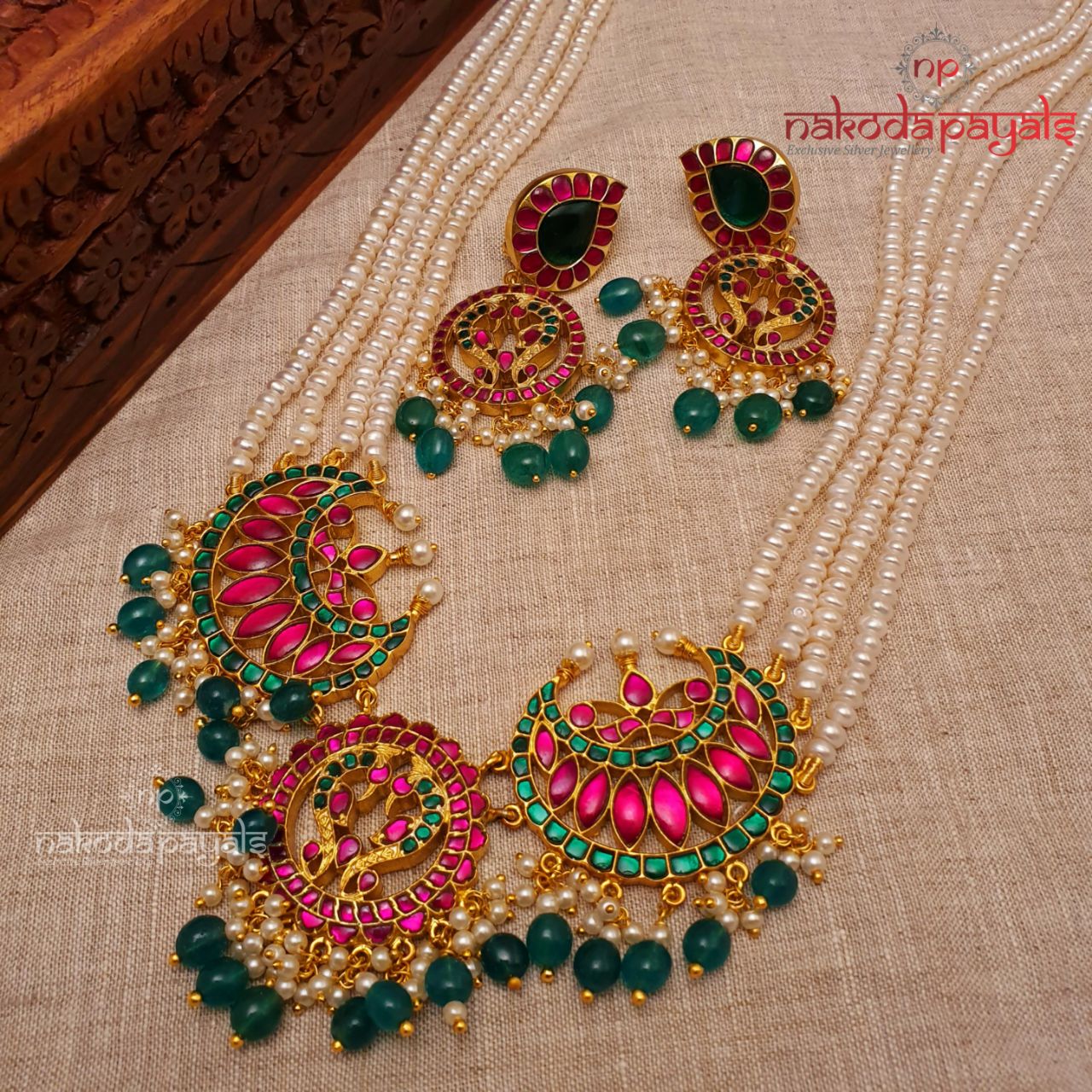 Bridal kinda Neckpiece With Earrings