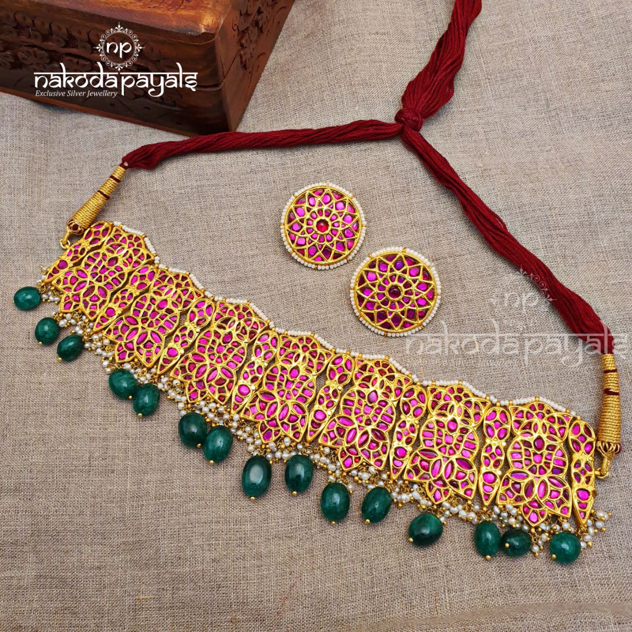 Spiffy Wide Pink Kundan Choker With Earrings