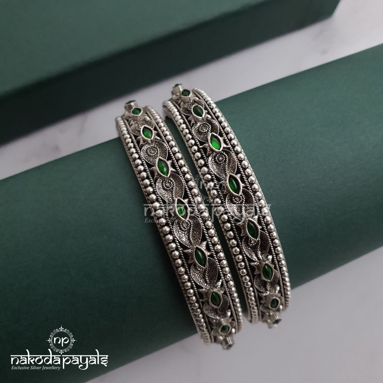 Popping Green Leaves Bangle Pair