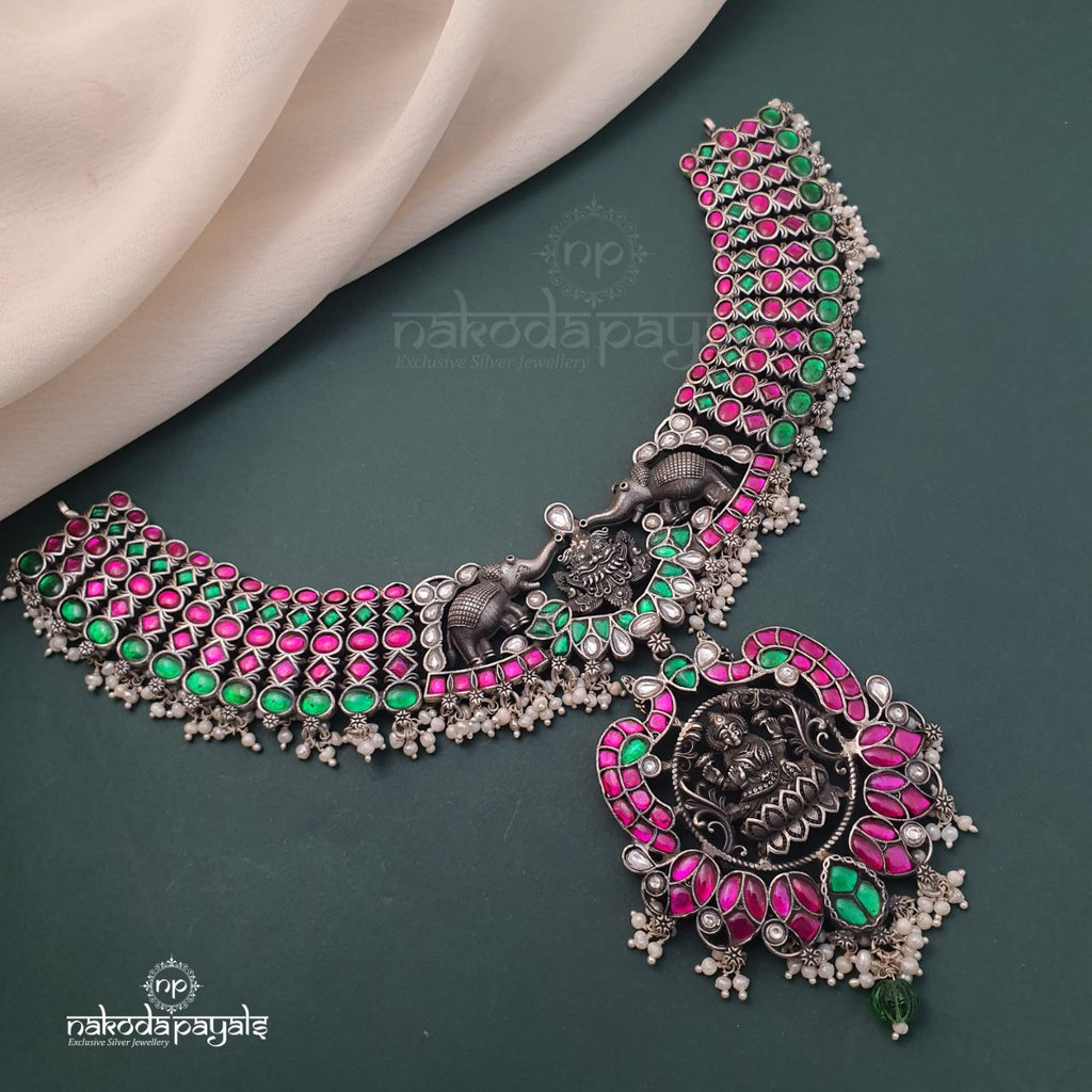 Sequenced Lakshmi Kundan Neckpiece