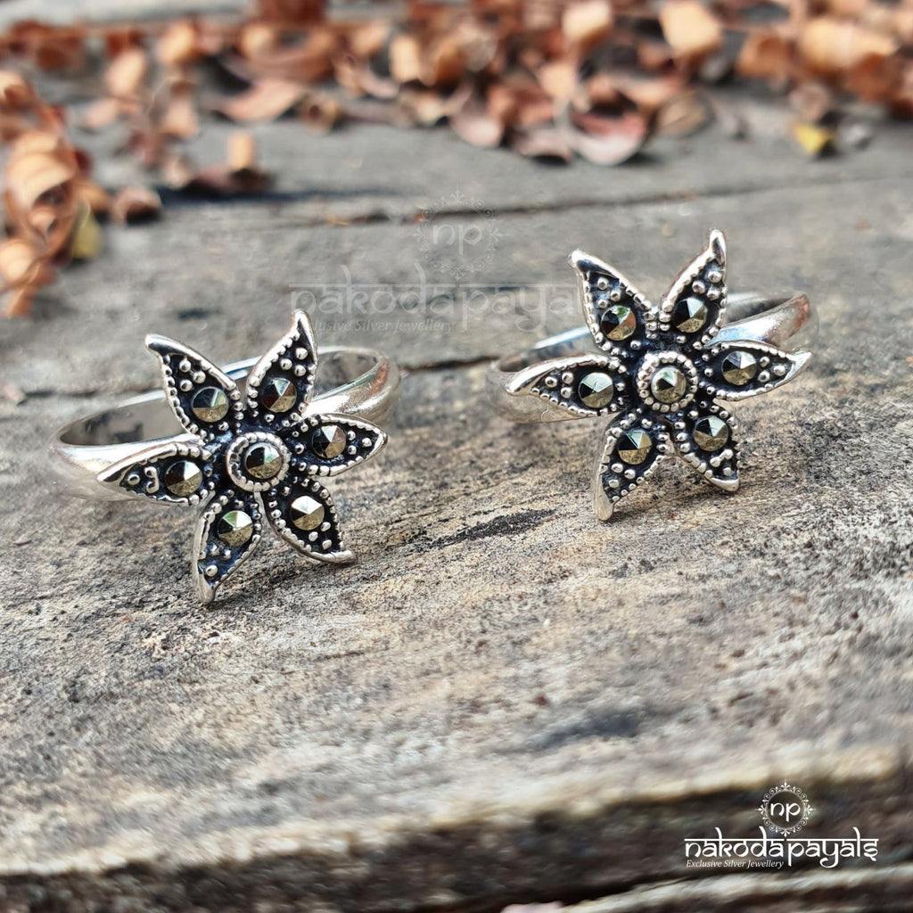 Marcasite Flower Toerings (T1954)