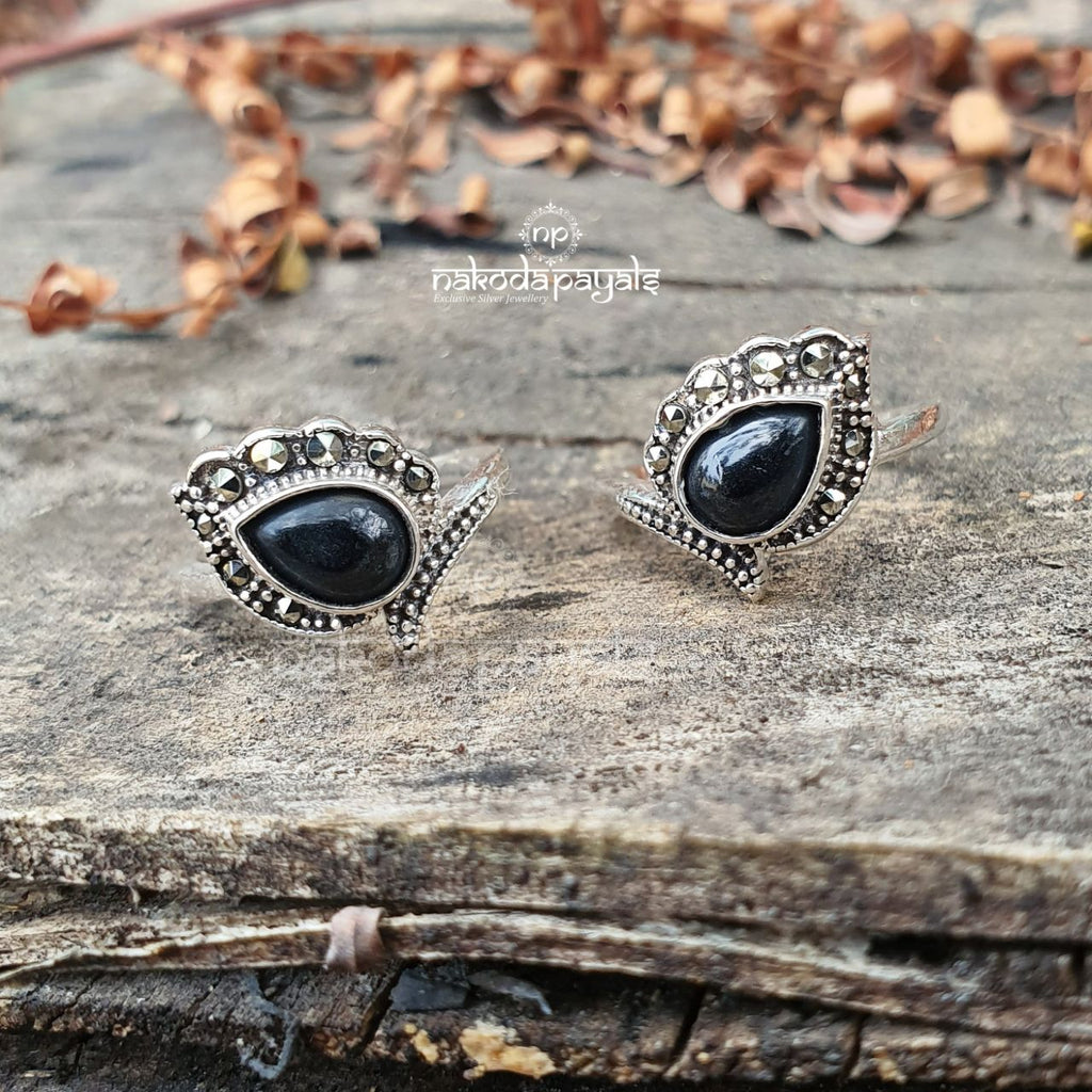 Onyx Drop Marcasite Toerings (T1952)