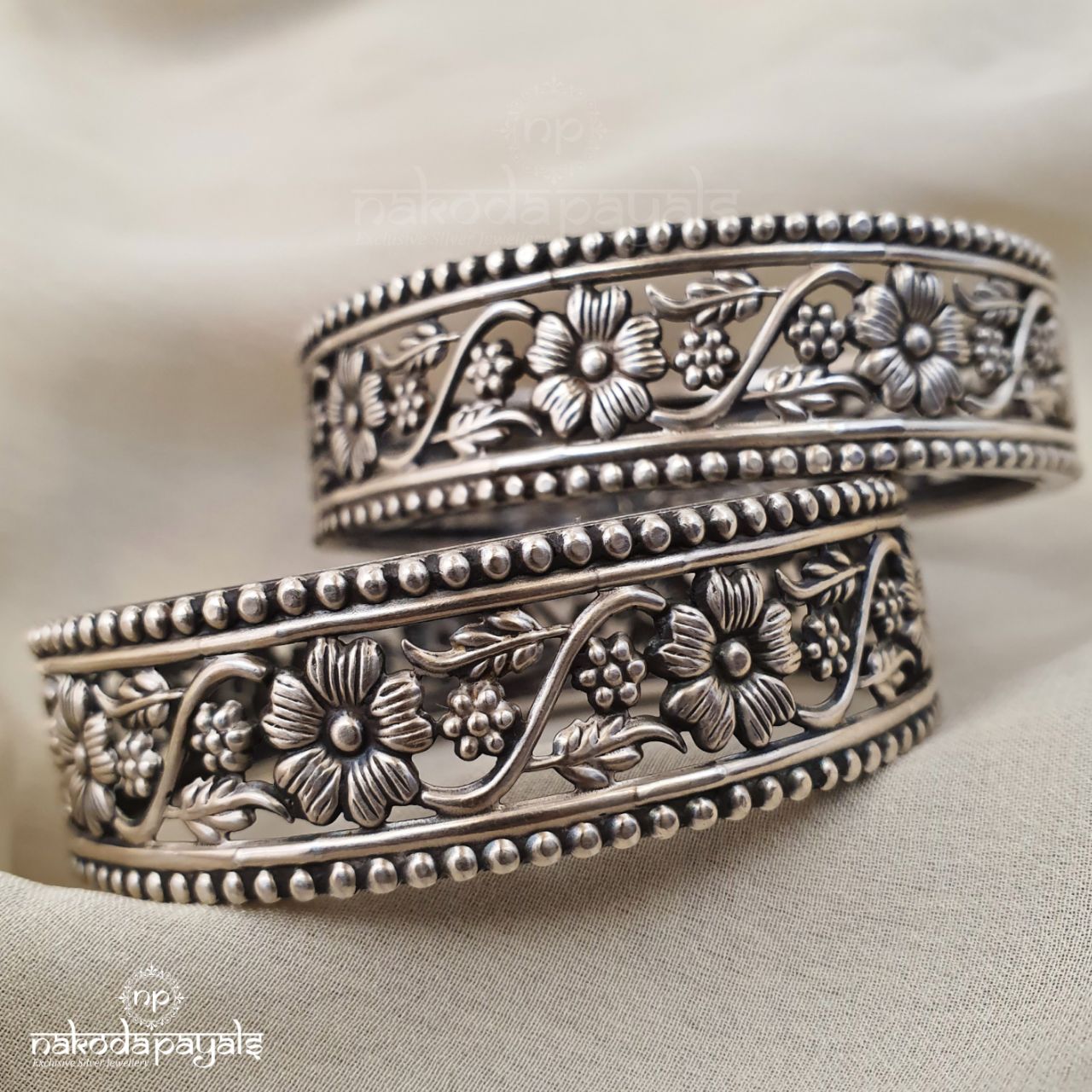 Floral Carved Bangle Pair