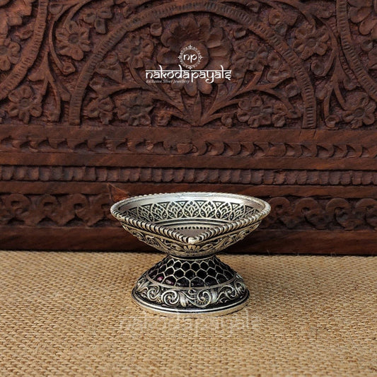 Carved Deepa Single