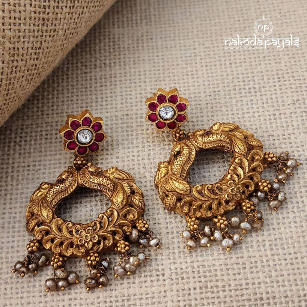 Artificial Golden Ear Rings With Beautyfull Tika Pearl Style New Look Long  Lasting Polish For Beautyfull Girls Artical 85601