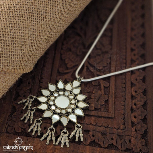 White Glass Pendant With Chain (P1790)