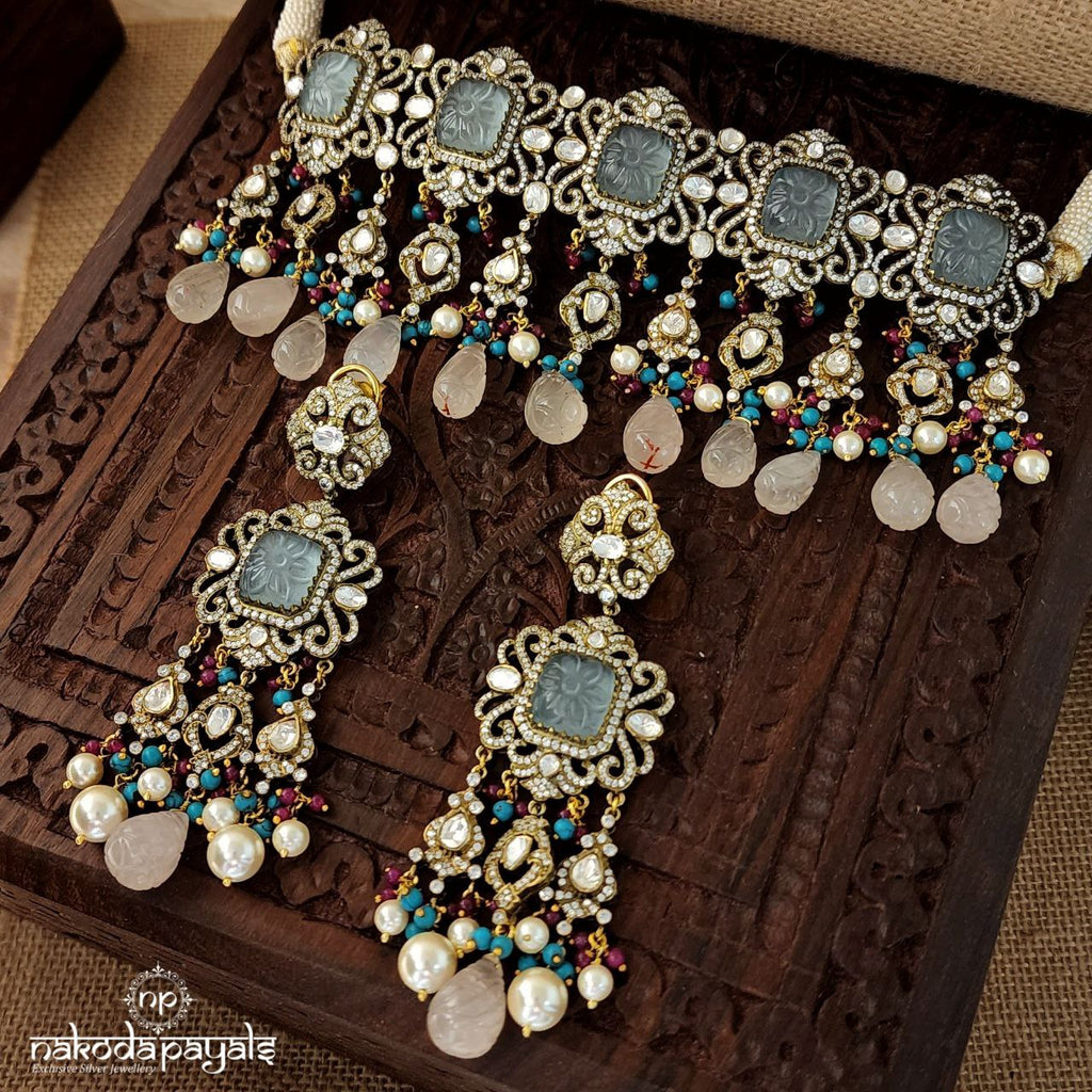 Picturesque Choker With Earrings (GN5067)