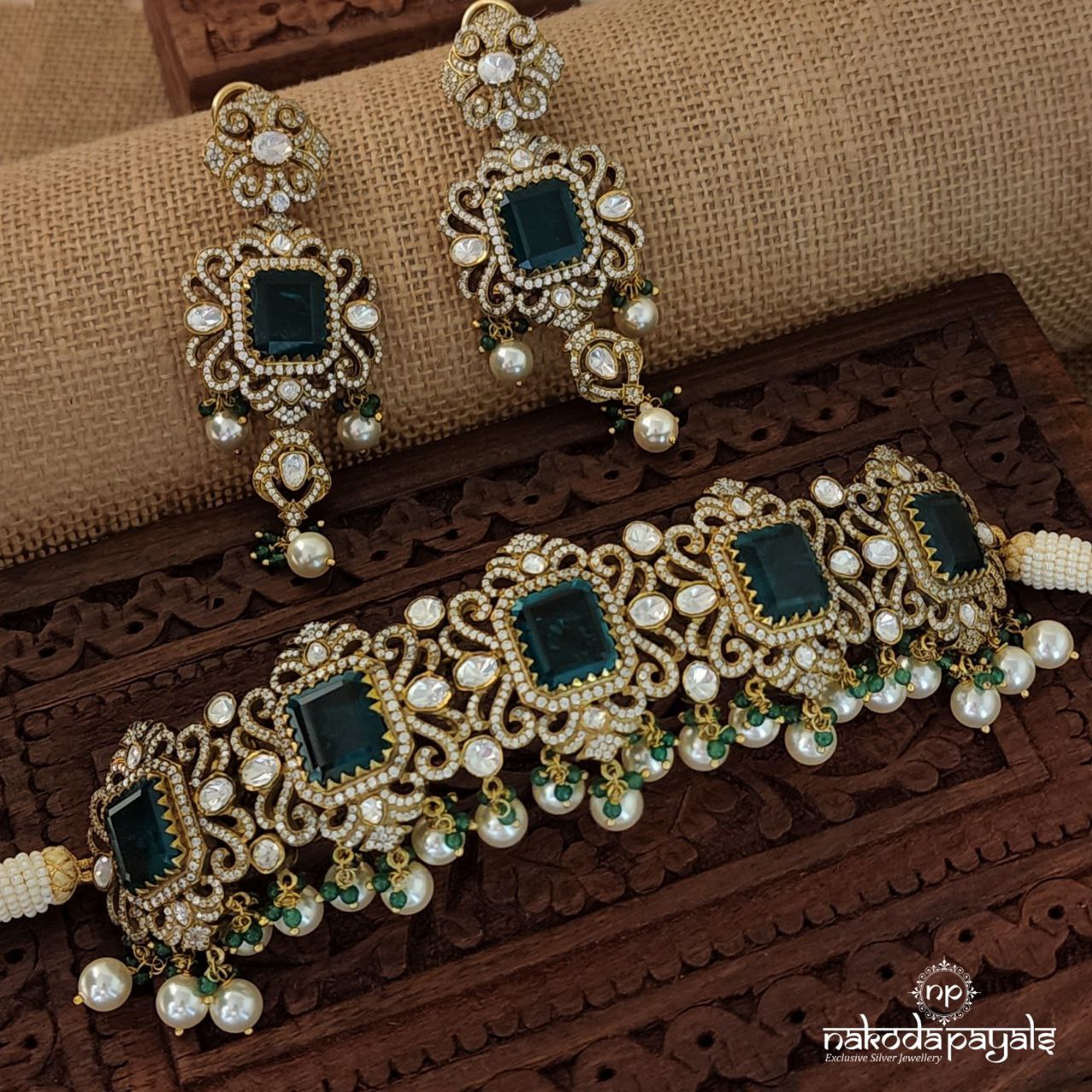 Quinate Green Choker With Earrings (GN5068)