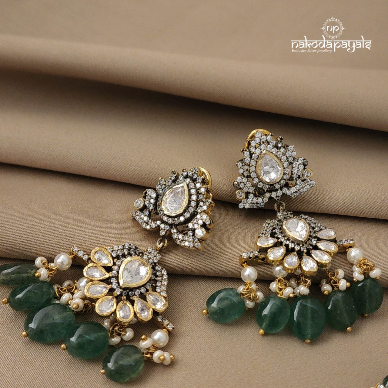 Picturesque Neckpiece With Earrings (GN5119)