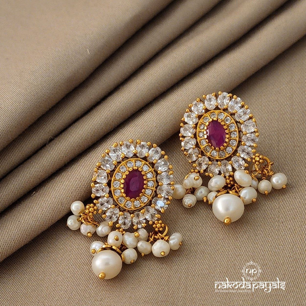 Alluring Pearly Studs (Ge4609)