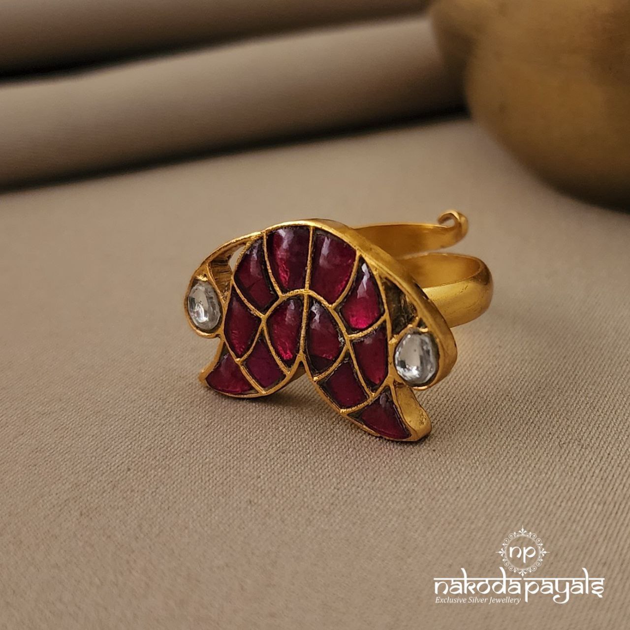 Red Kundan Finger Ring (F1903)