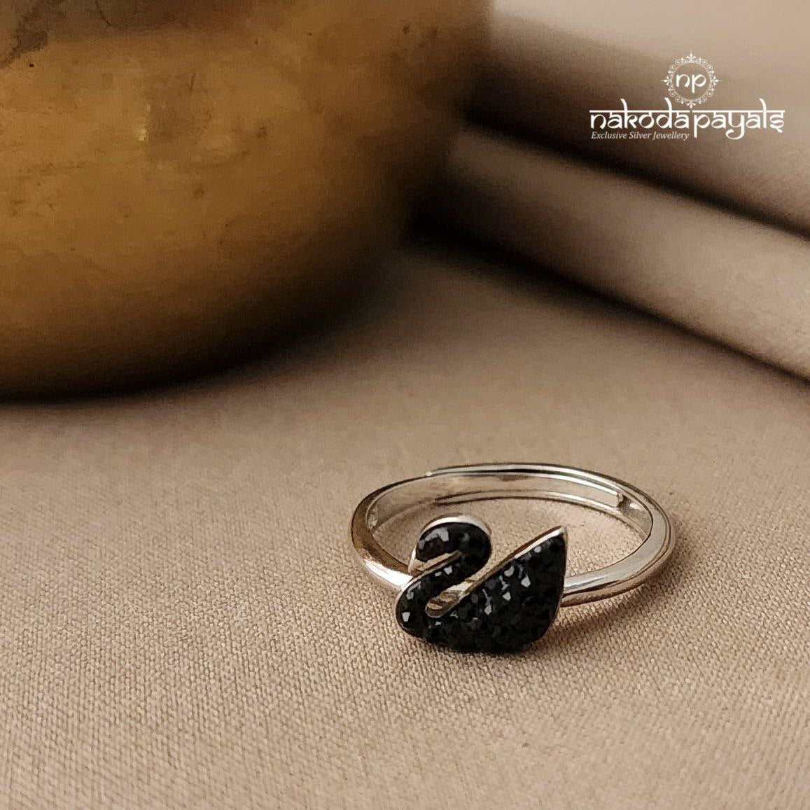 Swan Finger Ring (ST1430)