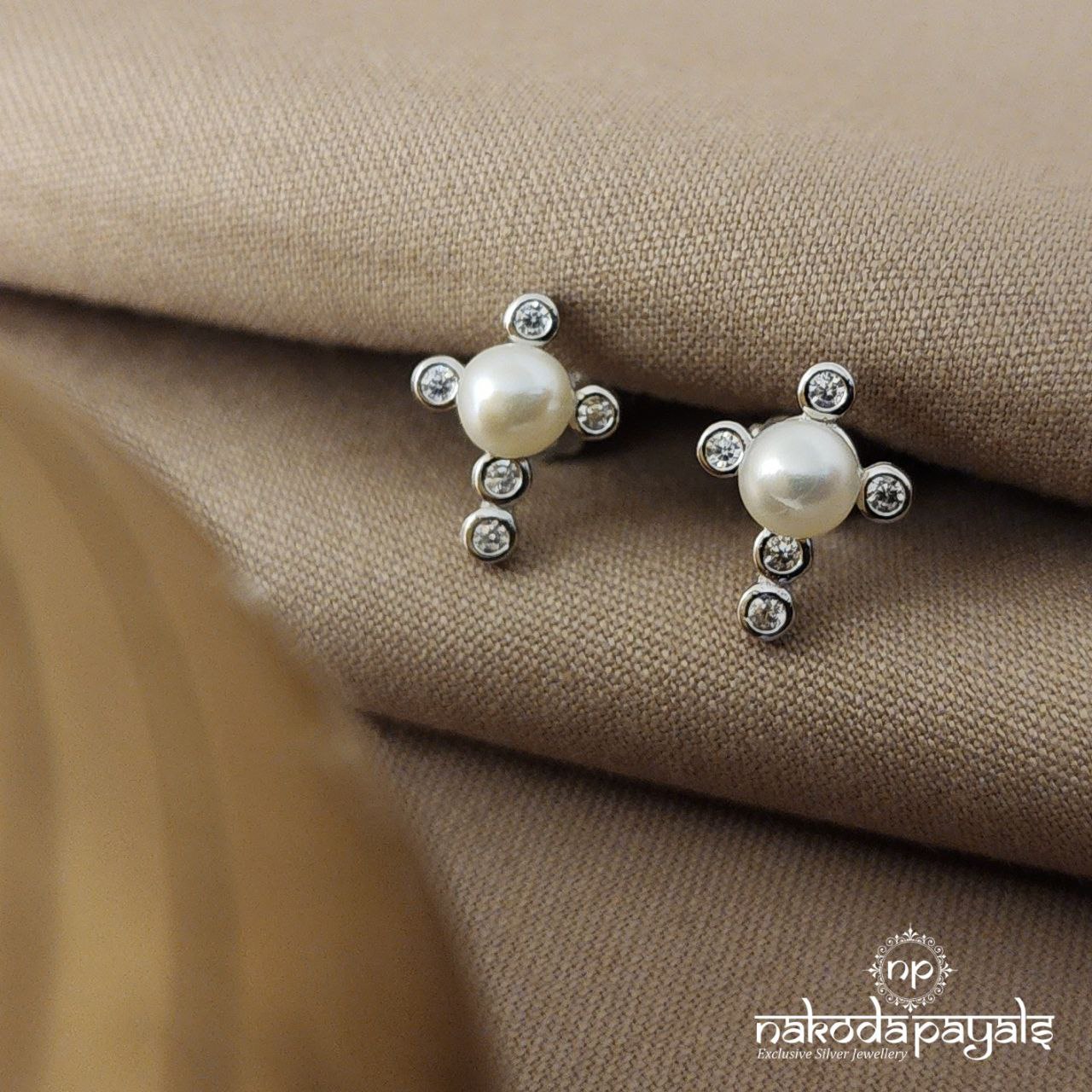 Cutesy Pearl Studs (ST1468)