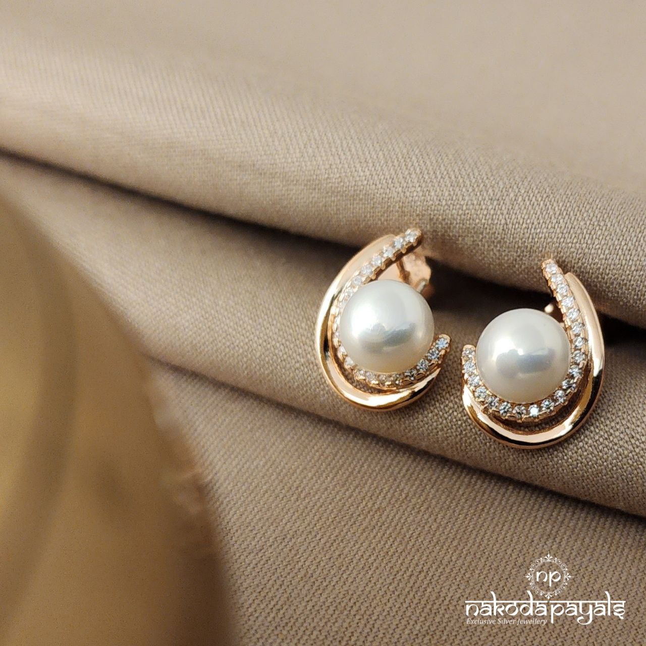 Striking Rose gold Studs (ST1493)