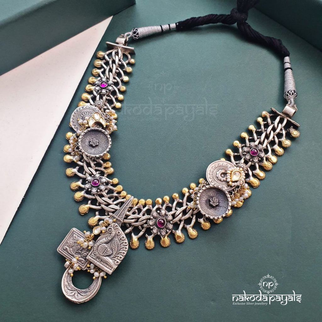 Thick Vintage Style Necklace